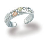 Landstrom's Black Hills Gold Sterling Silver grape and leaf filigree ring