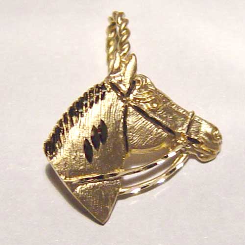 gold diamond cut horsehead in bridle pendant