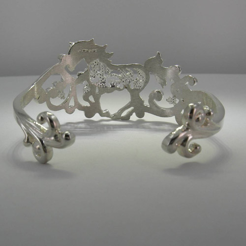 back of Landstroms filigree galloping horse bracelet