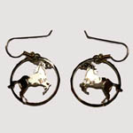 14 kt.y.g. plated rearing horse in circle earrings