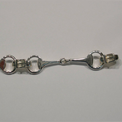 clasp link of snaffle link bracelet