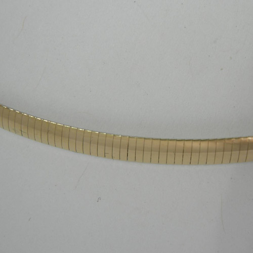 close up of 14 kt yg Omega 4mm chain